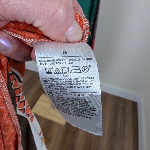 Banana Republic Halter Top Chevron Sleeveless Size Medium - Picture 8 of 10